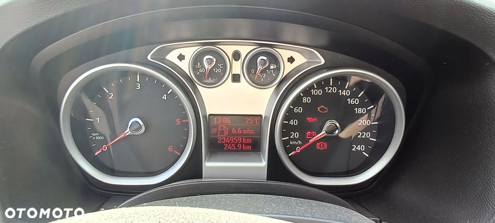 Ford Focus 1.6 TDCi Ambiente DPF - 5