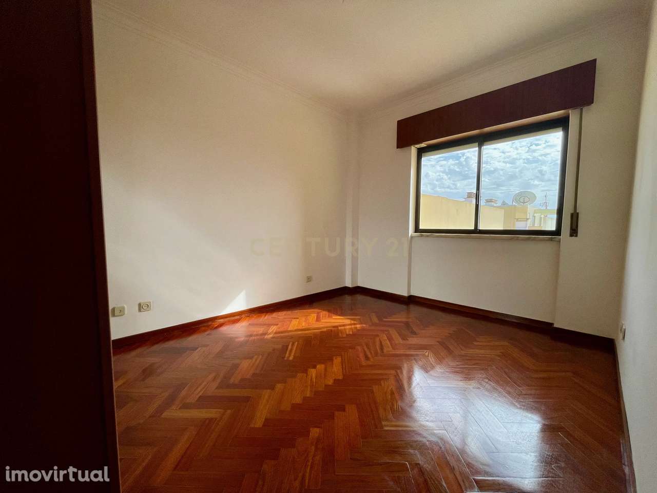 T2 no centro do Pragal - Grande imagem: 5/17