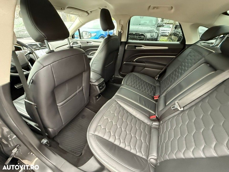 Ford Mondeo - 27