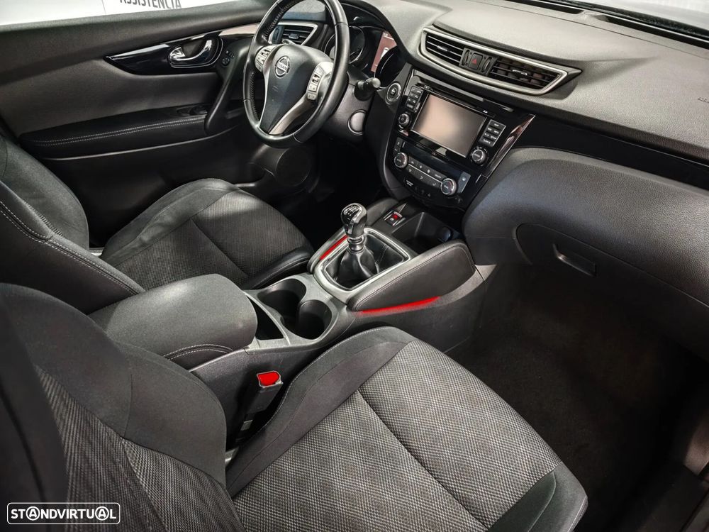Nissan Qashqai 1.5 dCi N-Connecta 18 - 22
