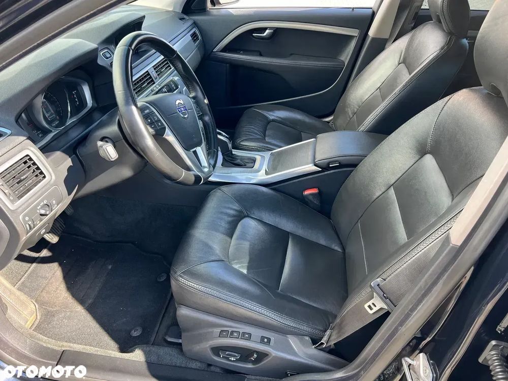 Volvo XC 70 - 25
