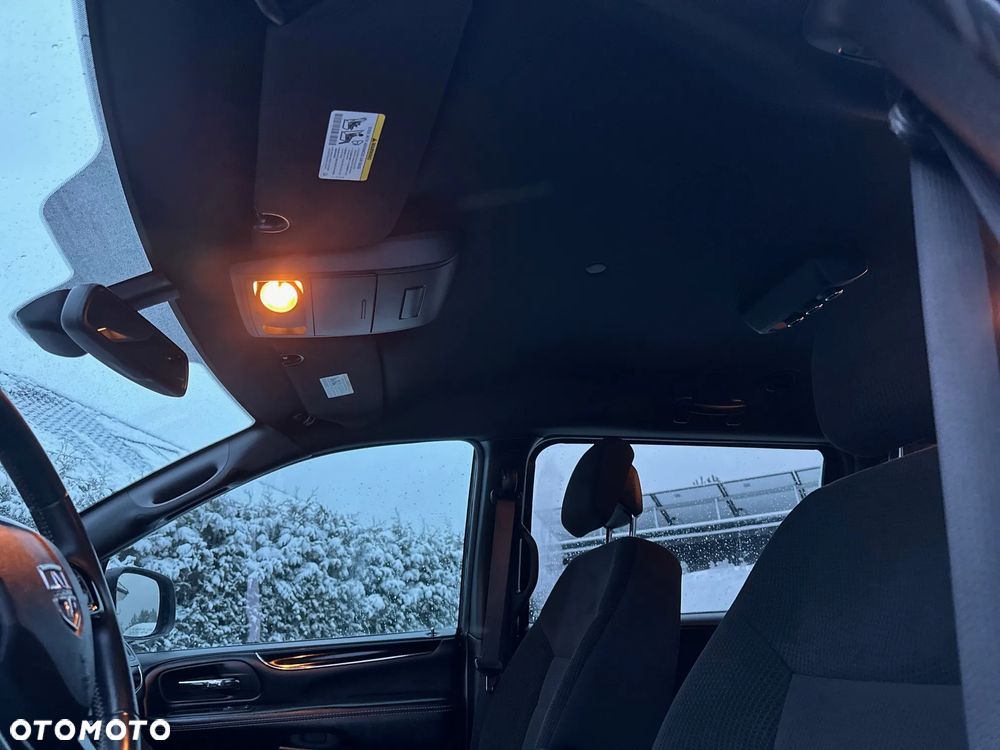 Dodge Grand Caravan 3.6 R/T - 14