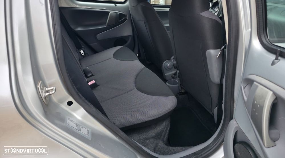 Toyota Aygo 1.0 + AC - 11