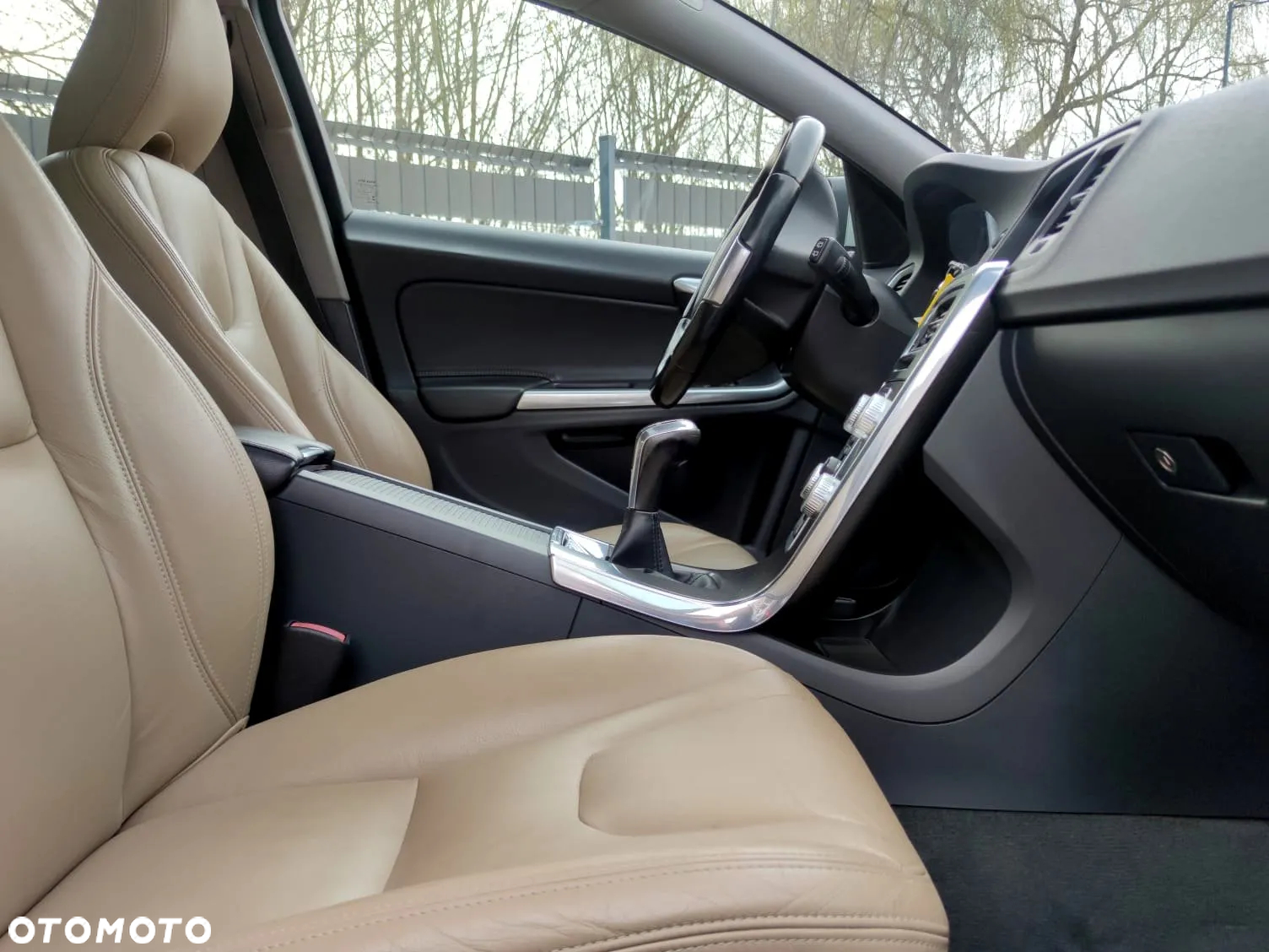 Volvo V60 D4 Momentum - 11