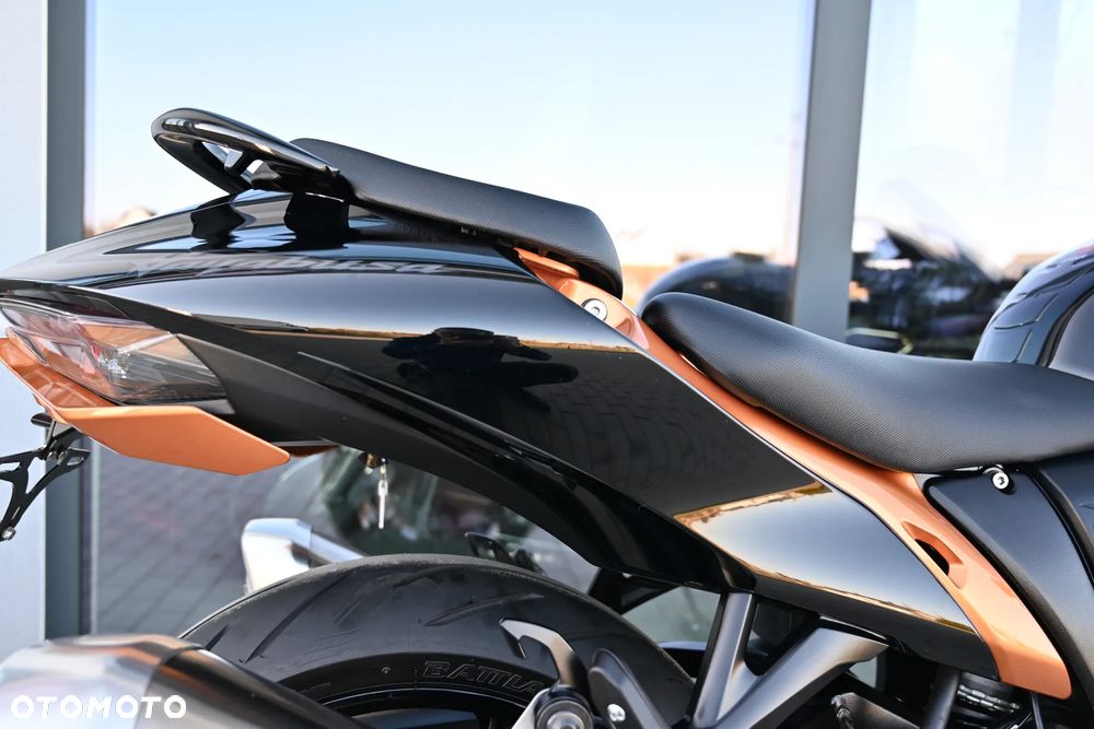 Suzuki GSX-R - 15