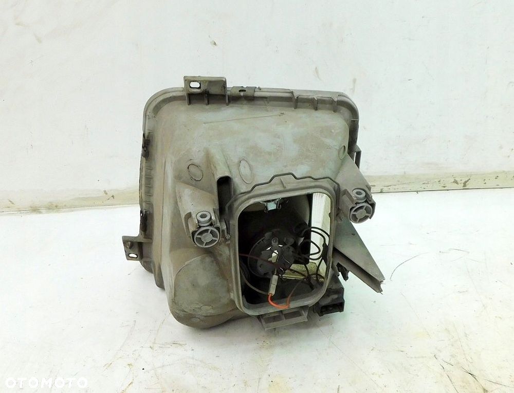 VW LT 28 II SPRINTER 2.5 99r LAMPA REFLEKTOR PRAWY PRZÓD - 4