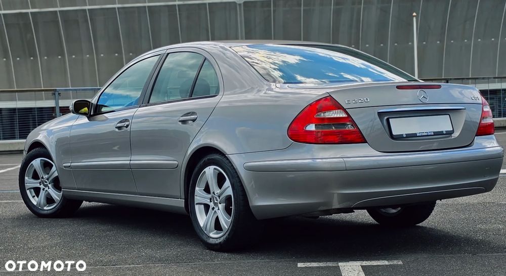 Mercedes-Benz Klasa E - 16