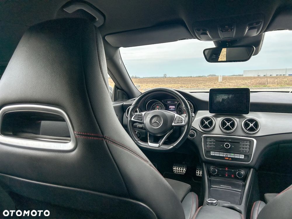 Mercedes-Benz CLA 180 7G-DCT AMG Line - 20