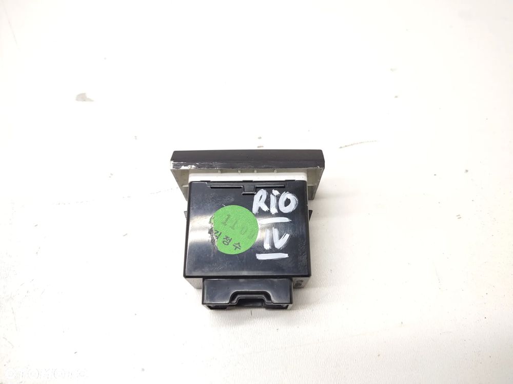 GNIAZDO PORT AUX USB 96120-H8000 KIA RIO IV ORYGINAŁ - 3