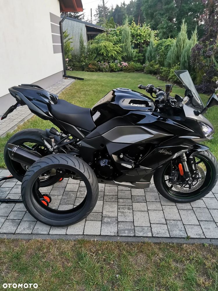 Kawasaki Ninja 1000 SX - 17