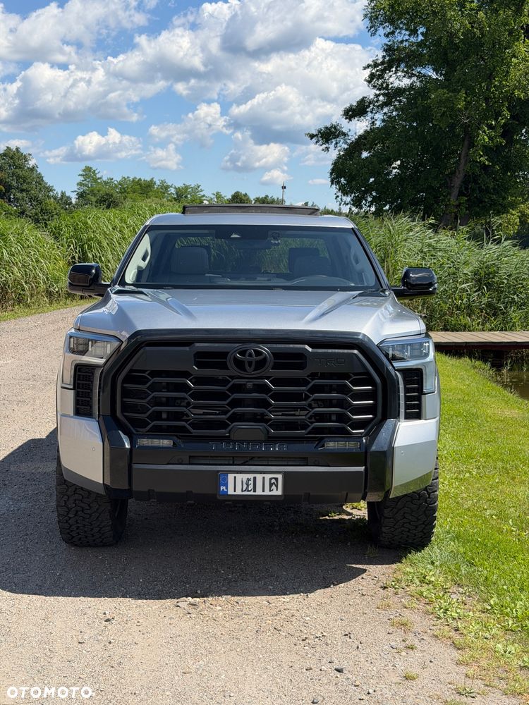 Toyota Tundra - 12