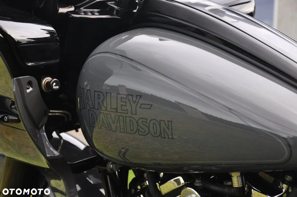 Harley-Davidson Touring Road Glide - 12