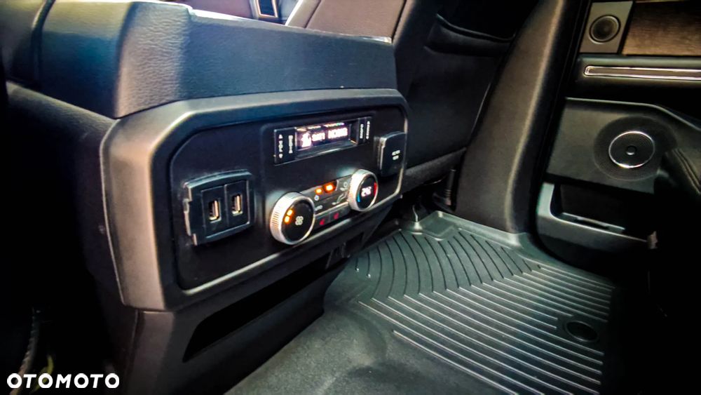 Ford Expedition ver-5-4-xlt-4wd - 18