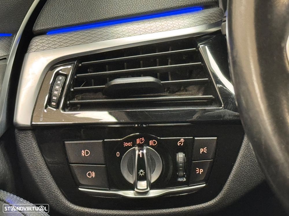 BMW 530 e Pack Desportivo M - 38