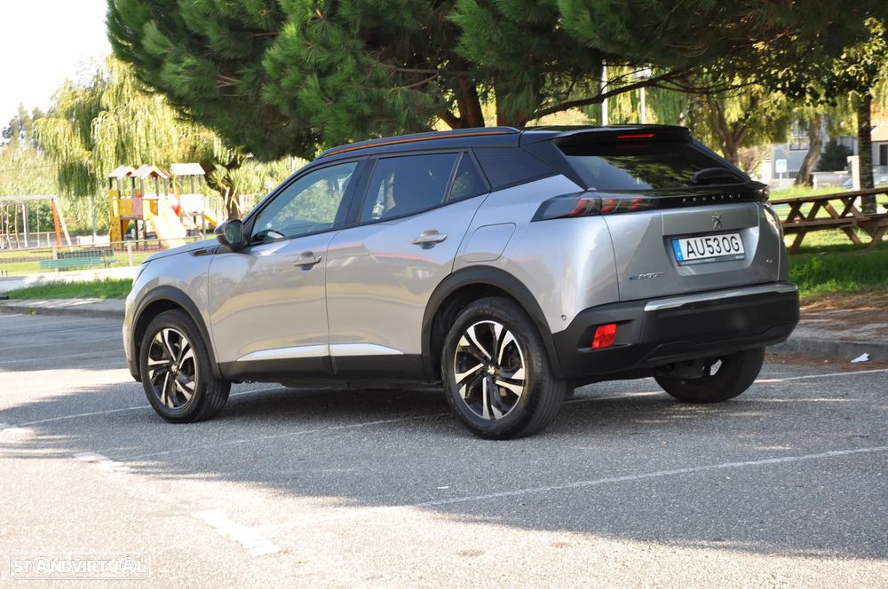 Peugeot e-2008 50 kWh GT Pack - 4