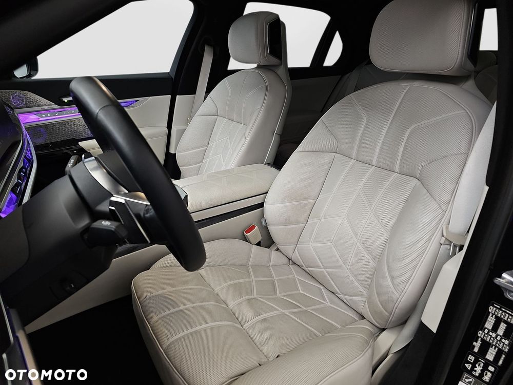 BMW Seria 7 - 11