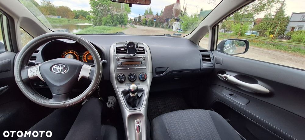 Toyota Auris - 2