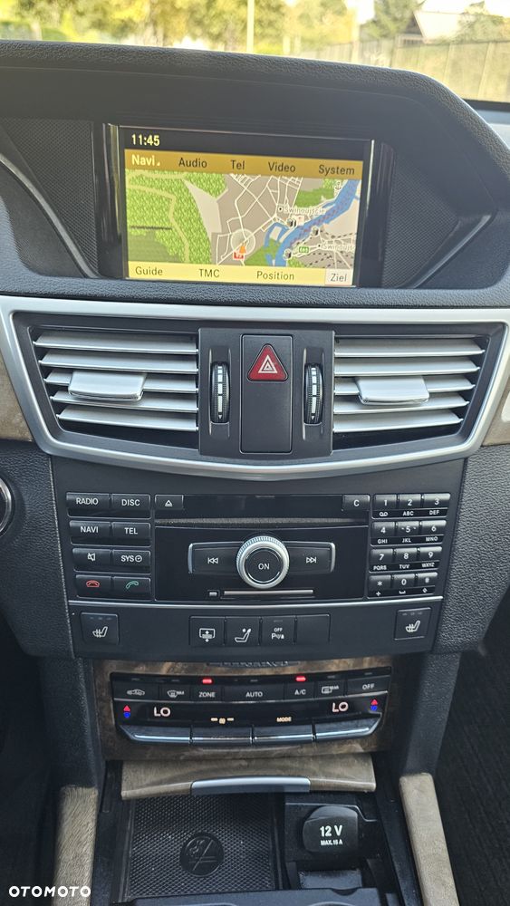 Mercedes-Benz Klasa E 350 CDI DPF BlueEFFICIENCY 7G-TRONIC Elegance - 20