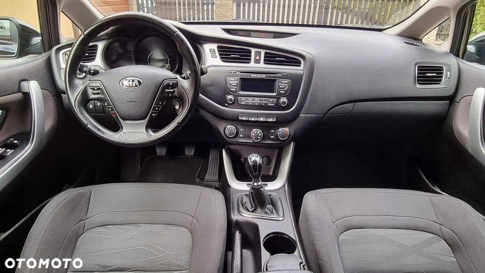 Kia Ceed - 13