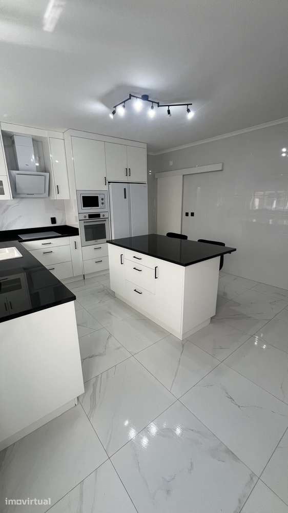 Moradia T3 em banda com 2 casas de banho - Grande imagem: 5/12