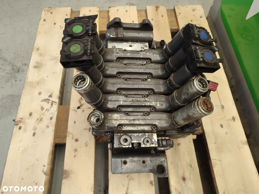 Rozdzielacz hydrauliczny Valtra N 163 (36448900) - 8