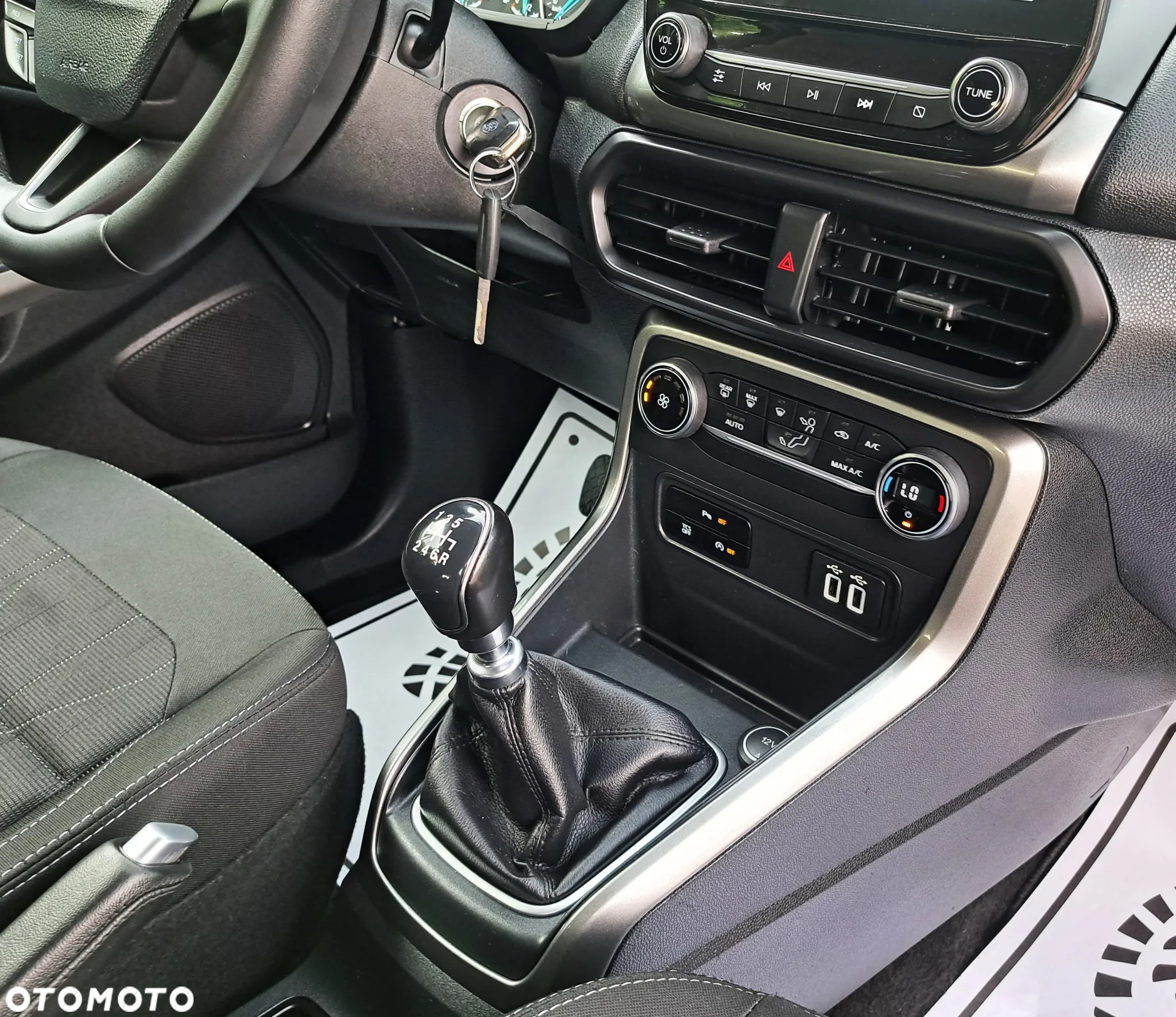 Ford EcoSport 1.0 EcoBoost TITANIUM - 25