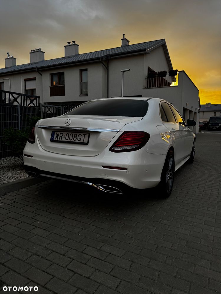 Mercedes-Benz Klasa E 220 d 4-Matic 9G-TRONIC - 2