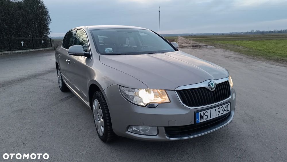 Skoda Superb 2.0 TDI Elegance DSG - 2