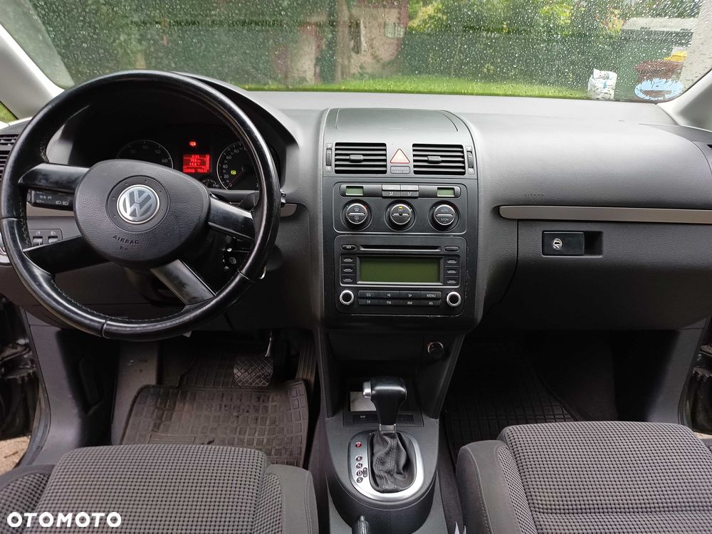 Volkswagen Touran - 5