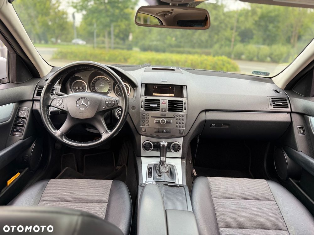 Mercedes-Benz Klasa C 180 CGI Automatik BlueEFFICIENCY Elegance - 10