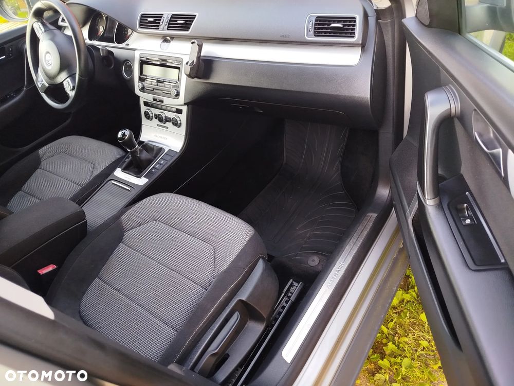 Volkswagen Passat - 20