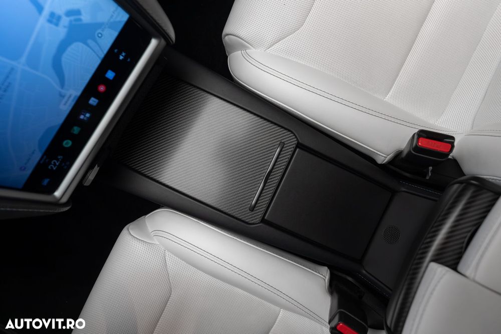 Tesla Model S - 17