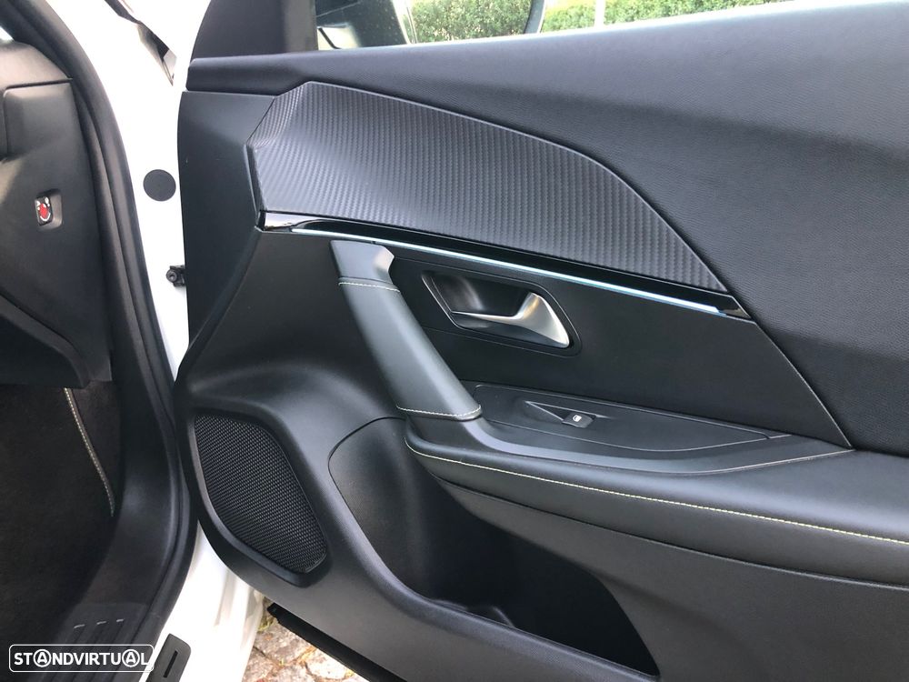 Peugeot e-2008 50 kWh GT - 43