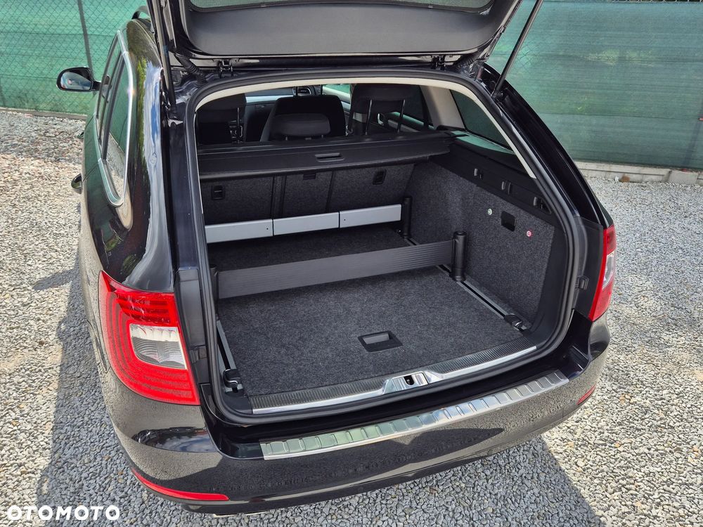 Skoda Superb 2.0 TDI DSG Elegance - 37
