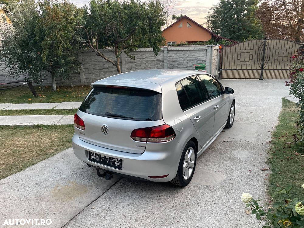 Volkswagen Golf - 6