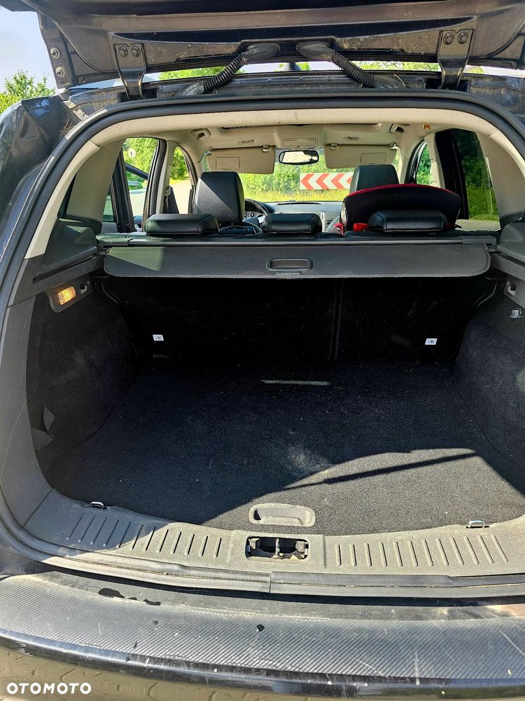 Ford Kuga 2.0 TDCi 2x4 Titanium - 11