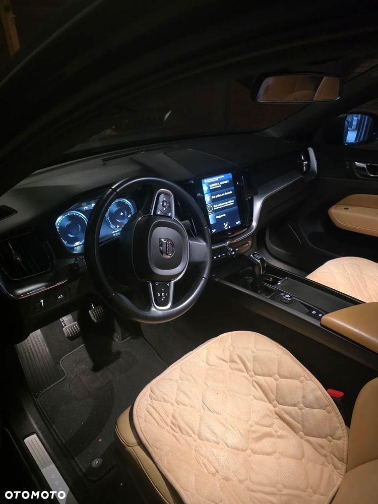 Volvo XC 60 D3 Momentum Pro - 9