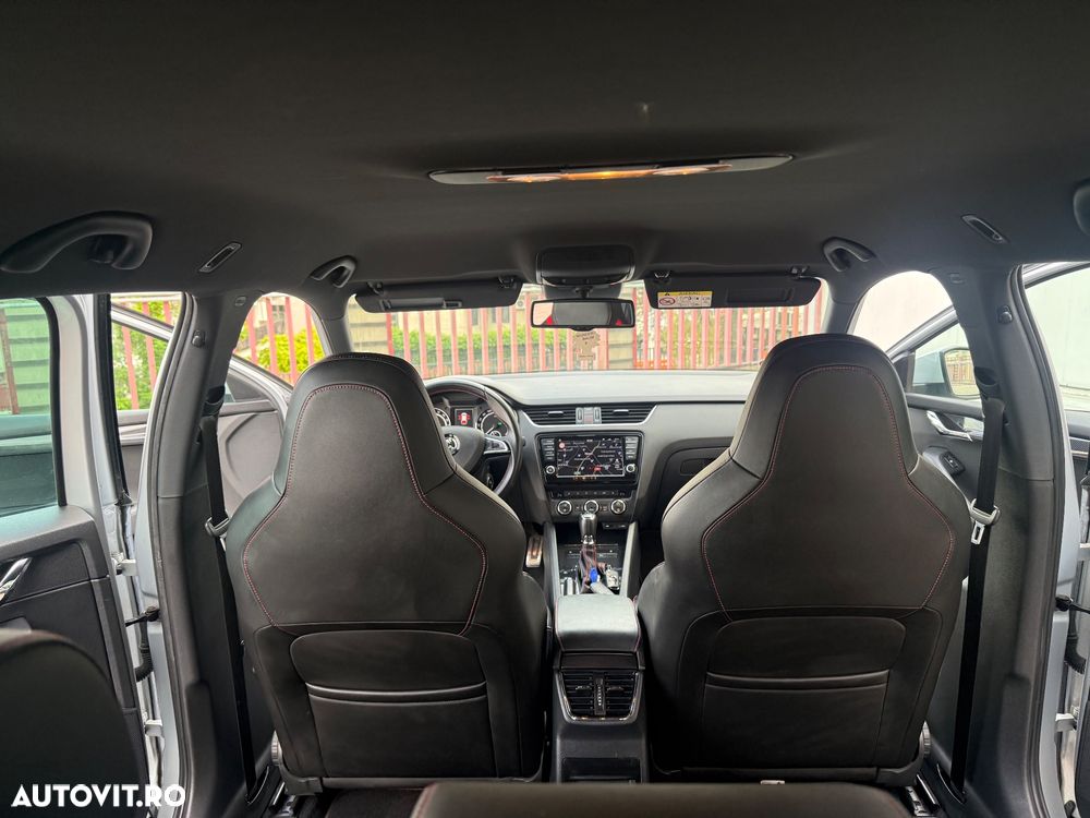 Skoda Octavia 2.0 TDI DSG RS - 27