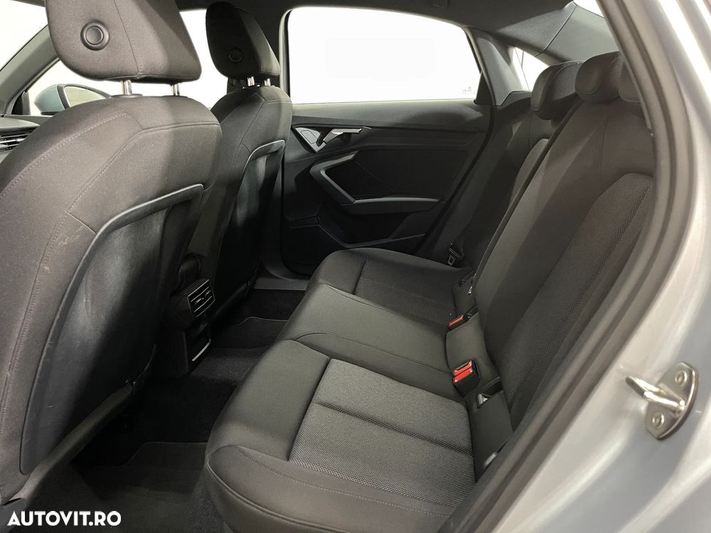 Audi A3 2.0 35 TDI S tronic Advanced - 11