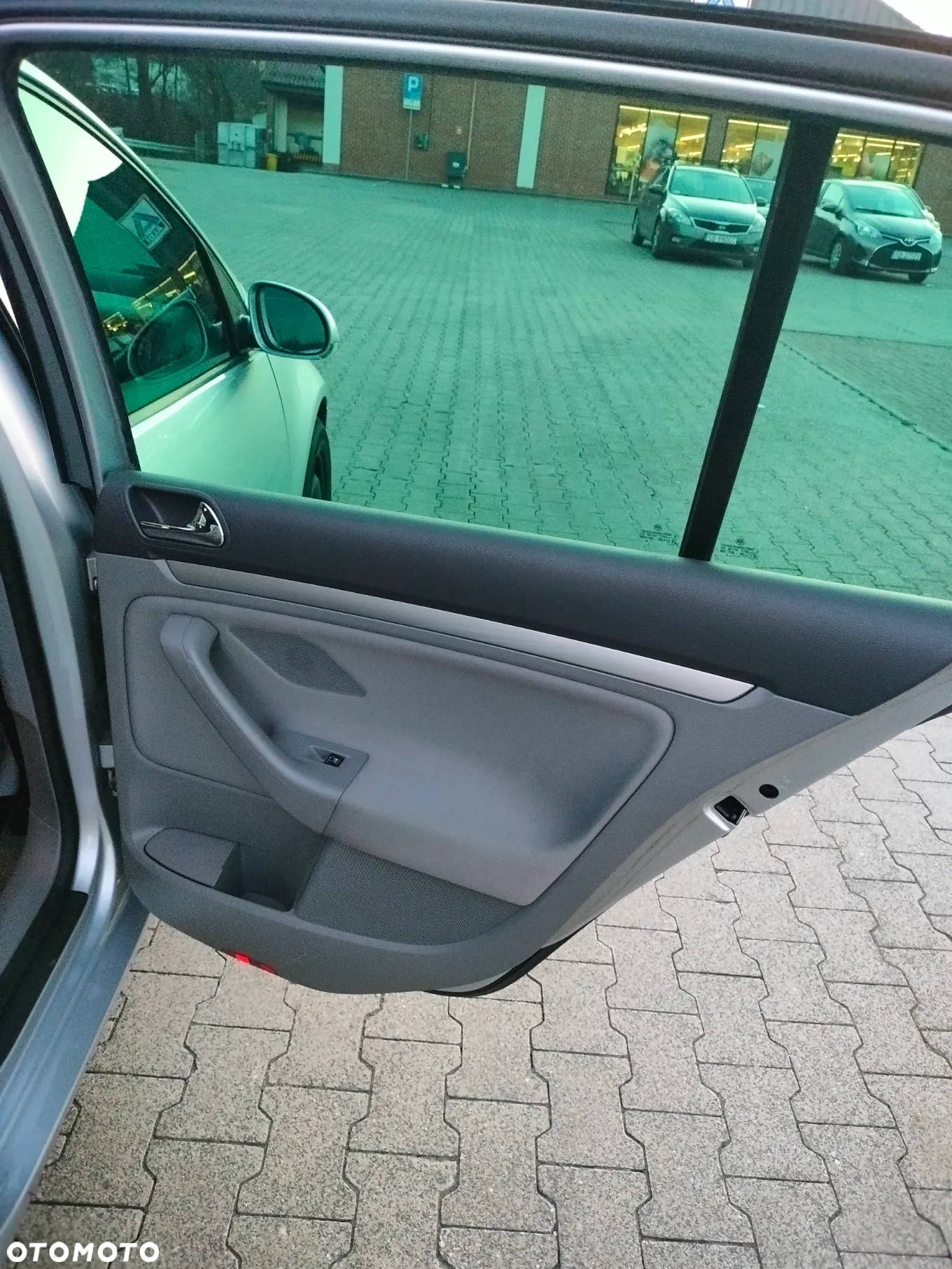 Volkswagen Golf V 1.6 Sportline - 35