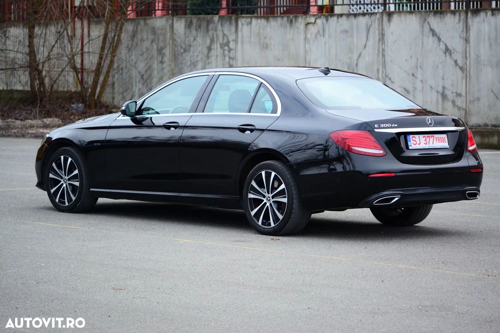 Mercedes-Benz E 300 de 9G-TRONIC - 12