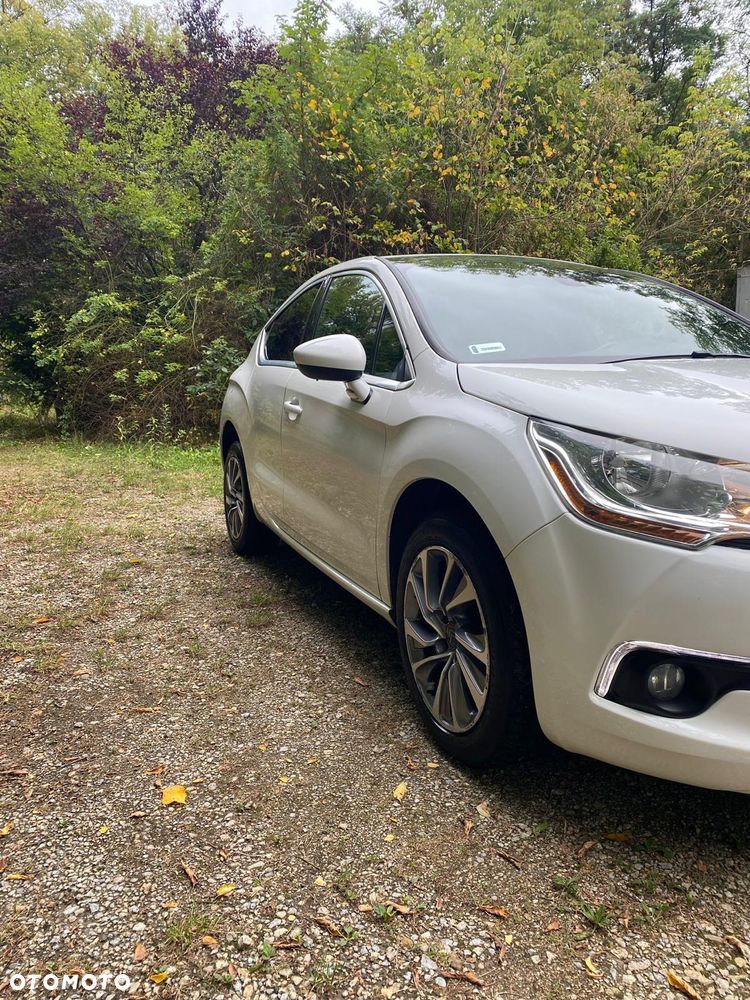 Citroën DS4 1.6 e-HDi SoChic MCP - 3