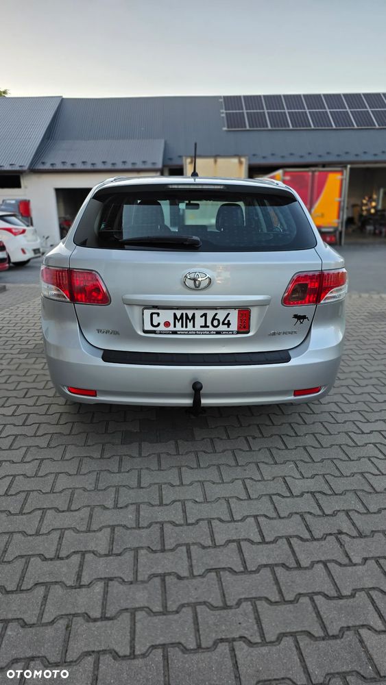 Toyota Avensis 1.8 Comfort - 9