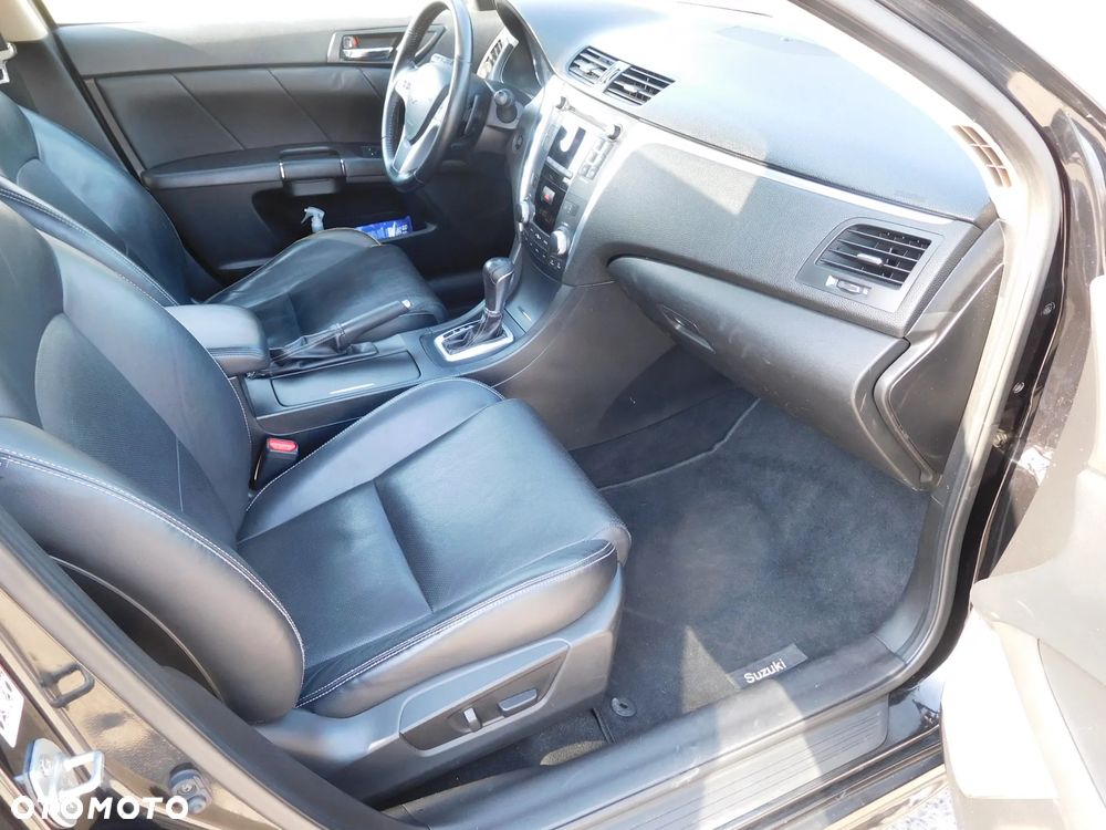 Suzuki Kizashi 2.4 Sport 4WD CVT - 7