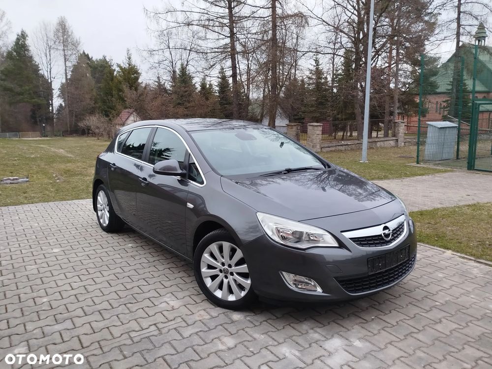 Opel Astra 1.6 Easytronic Cosmo - 1