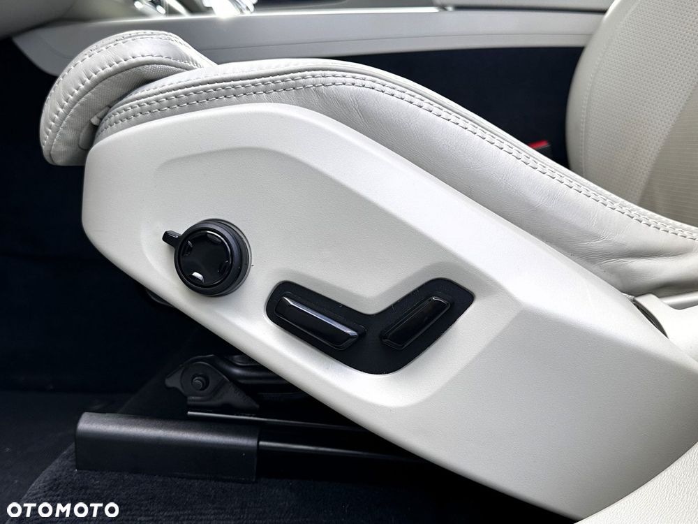 Volvo XC 60 - 23