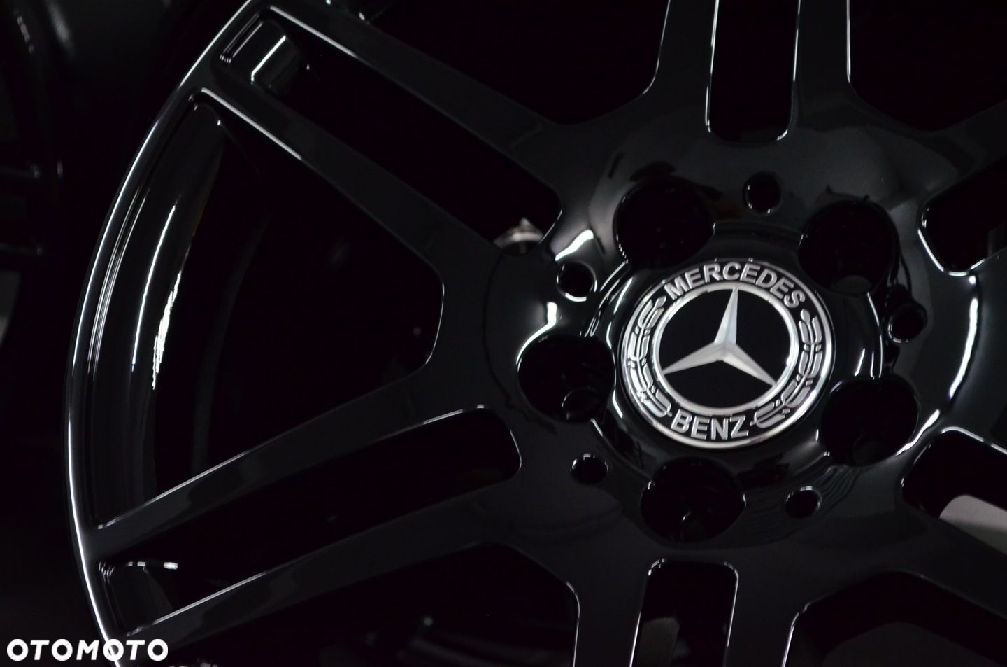 Felgi 5x112 7,5/8,5J R17 Mercedes C W204 AMG - 4