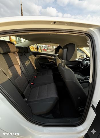 Volkswagen Passat 2.0 TDI BMT Trendline - 3