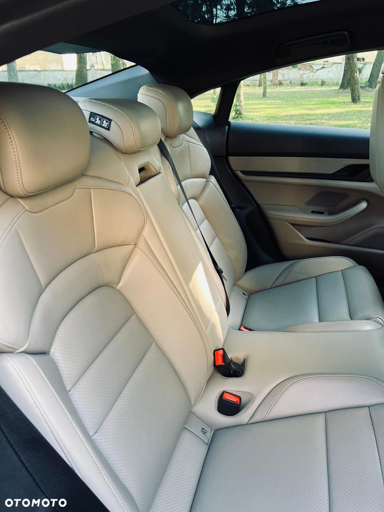 Porsche Taycan 89kWh - 21