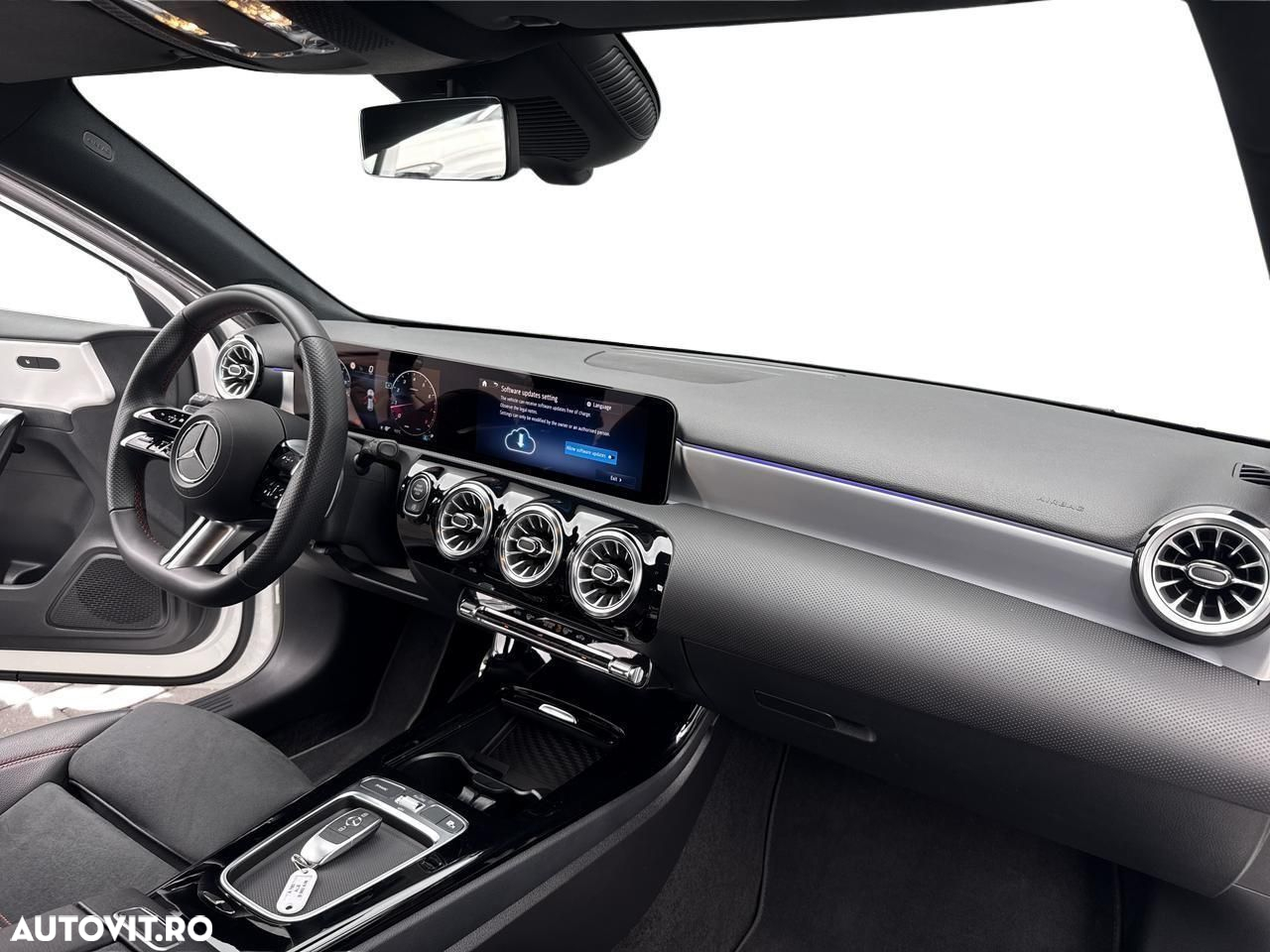 Mercedes-Benz A 180 MHEV 7G-DCT - 12
